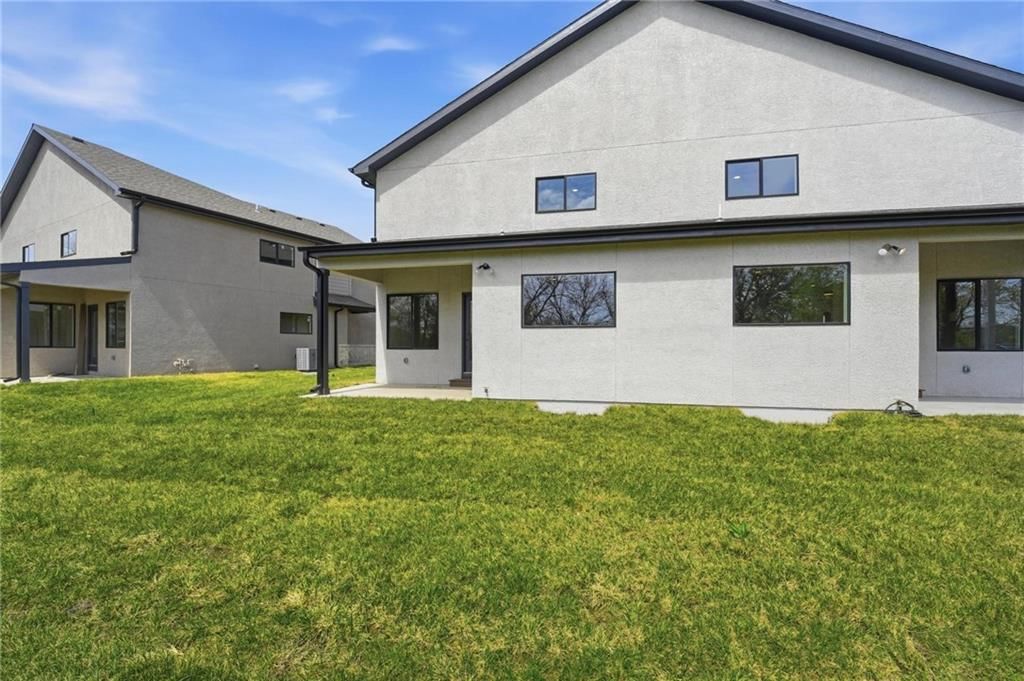 217 NW Orchard Court — photo 41