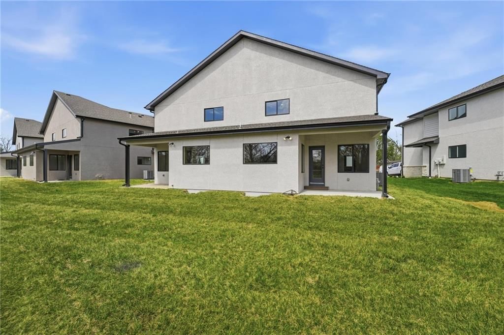 217 NW Orchard Court — photo 42