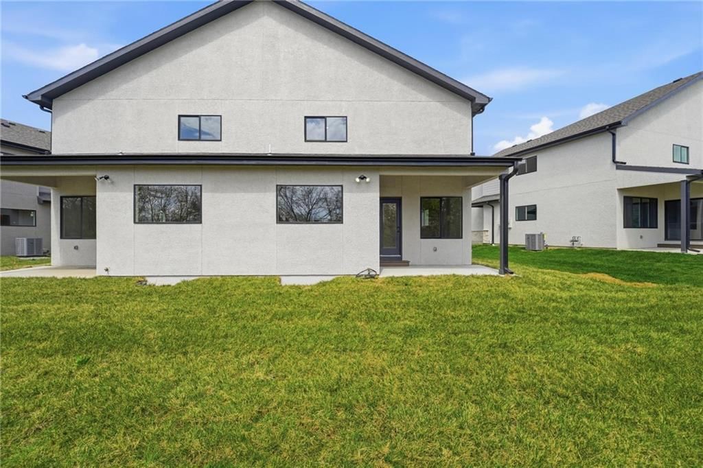 217 NW Orchard Court — photo 43