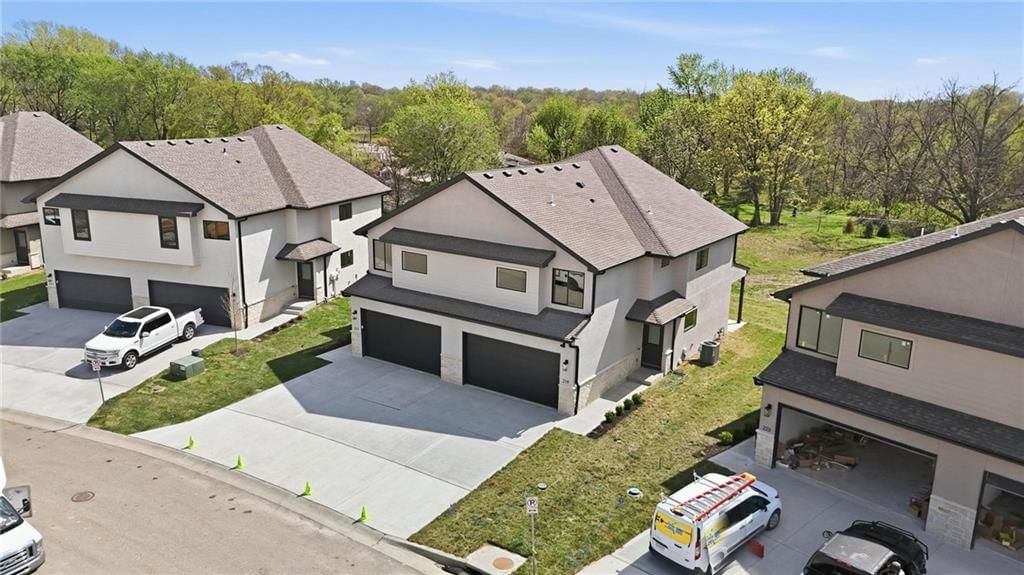 217 NW Orchard Court — photo 46