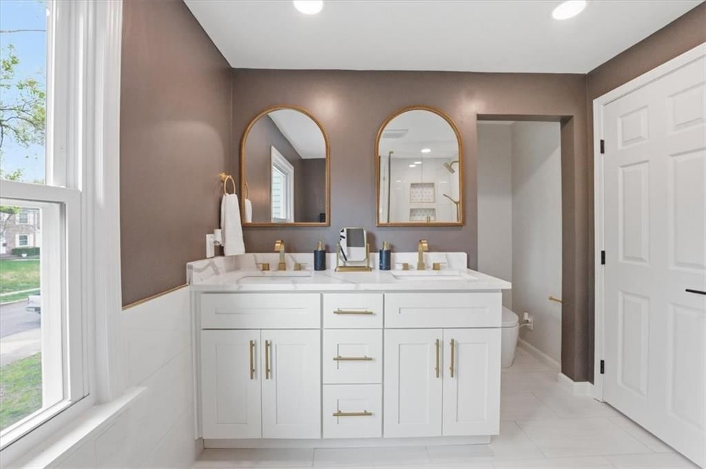 39 W 70th Terrace — photo 8