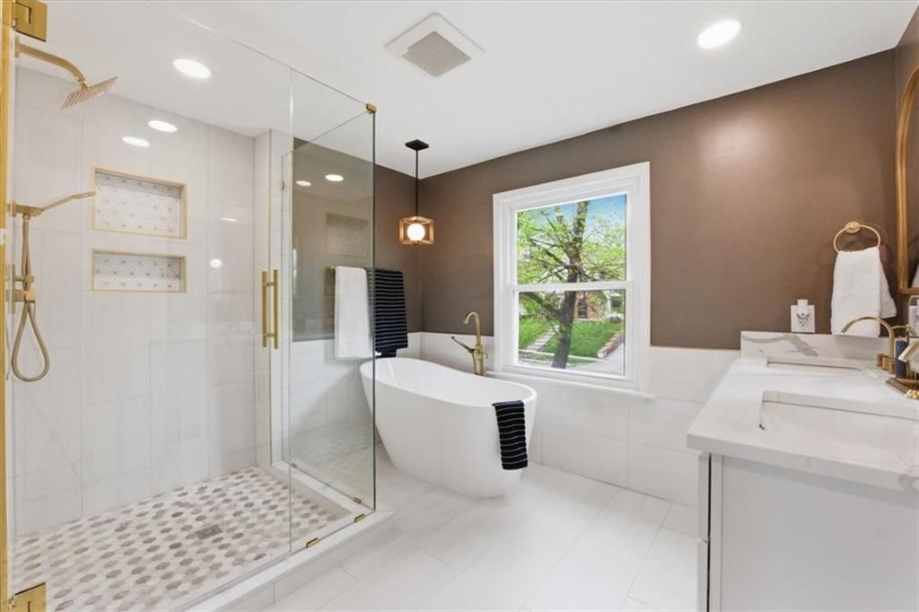 39 W 70th Terrace — photo 9