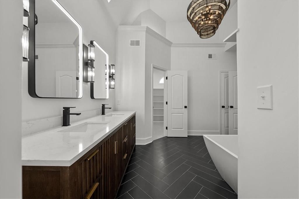 4113 W 150th Street — photo 30