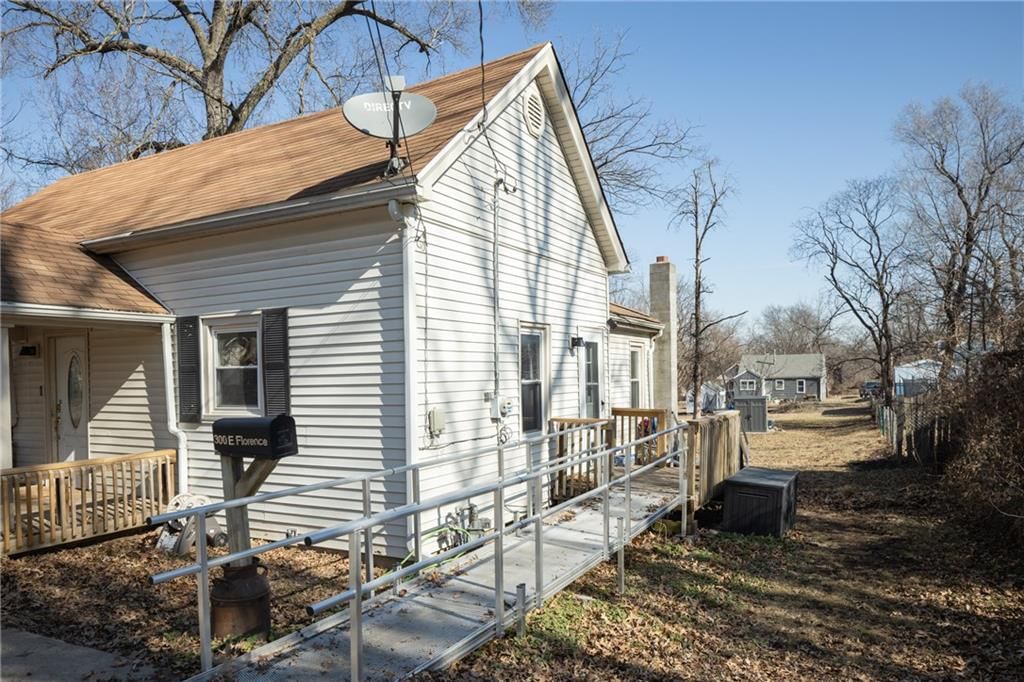 300 E Florence Street — photo 4