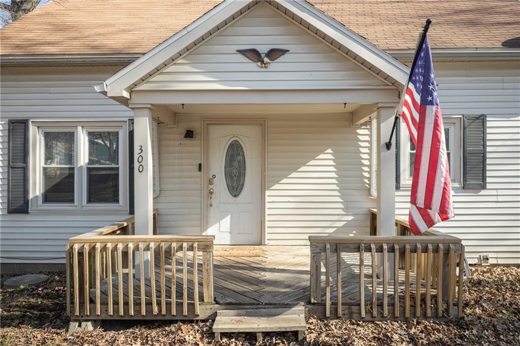 300 E Florence Street — photo 5