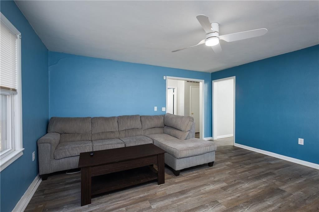 300 E Florence Street — photo 10
