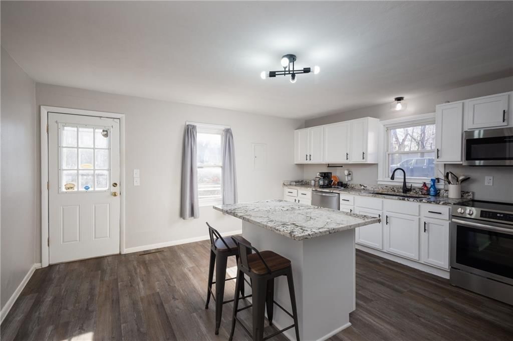 300 E Florence Street — photo 11