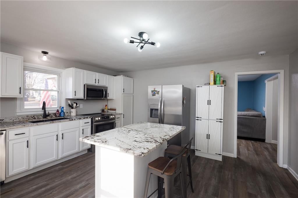 300 E Florence Street — photo 12
