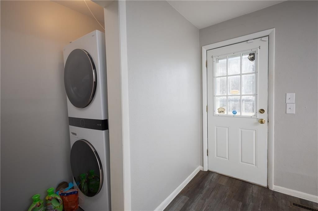 300 E Florence Street — photo 17