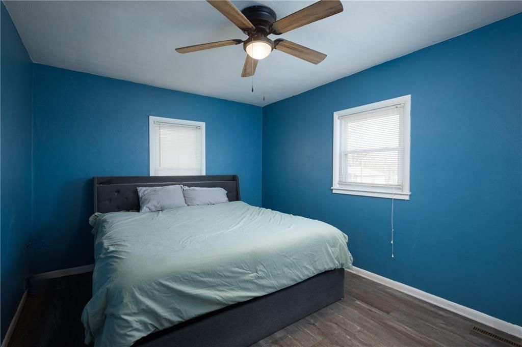 300 E Florence Street — photo 18