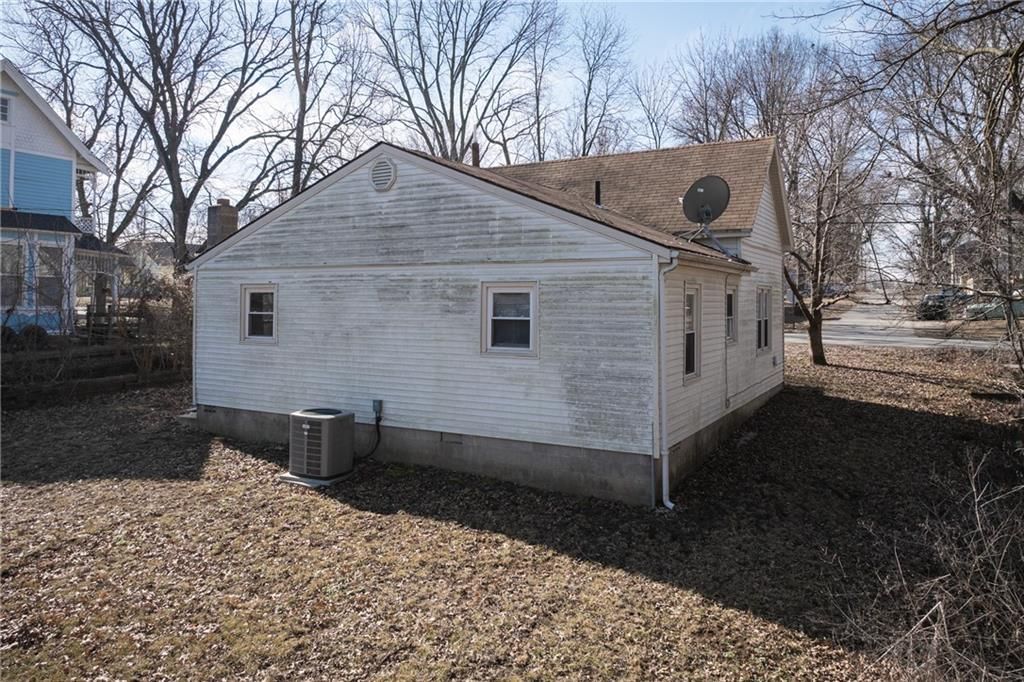 300 E Florence Street — photo 22