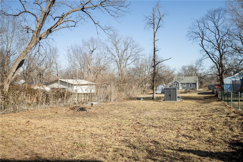 300 E Florence Street — photo 23