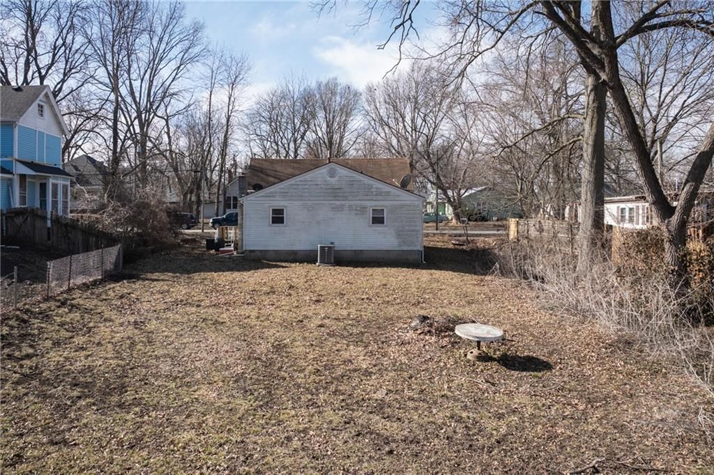 300 E Florence Street — photo 26