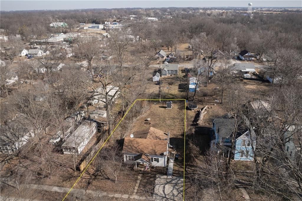 300 E Florence Street — photo 28