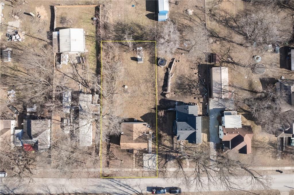 300 E Florence Street — photo 32