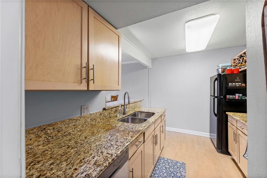 4727 Jarboe Street — photo 11