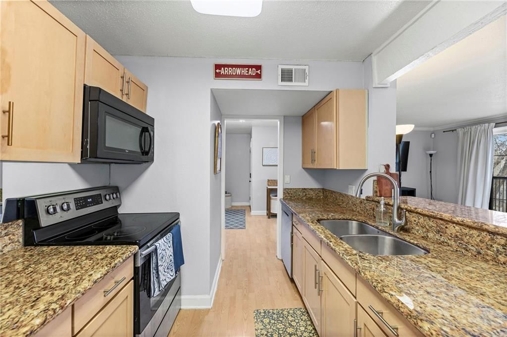 4727 Jarboe Street — photo 13