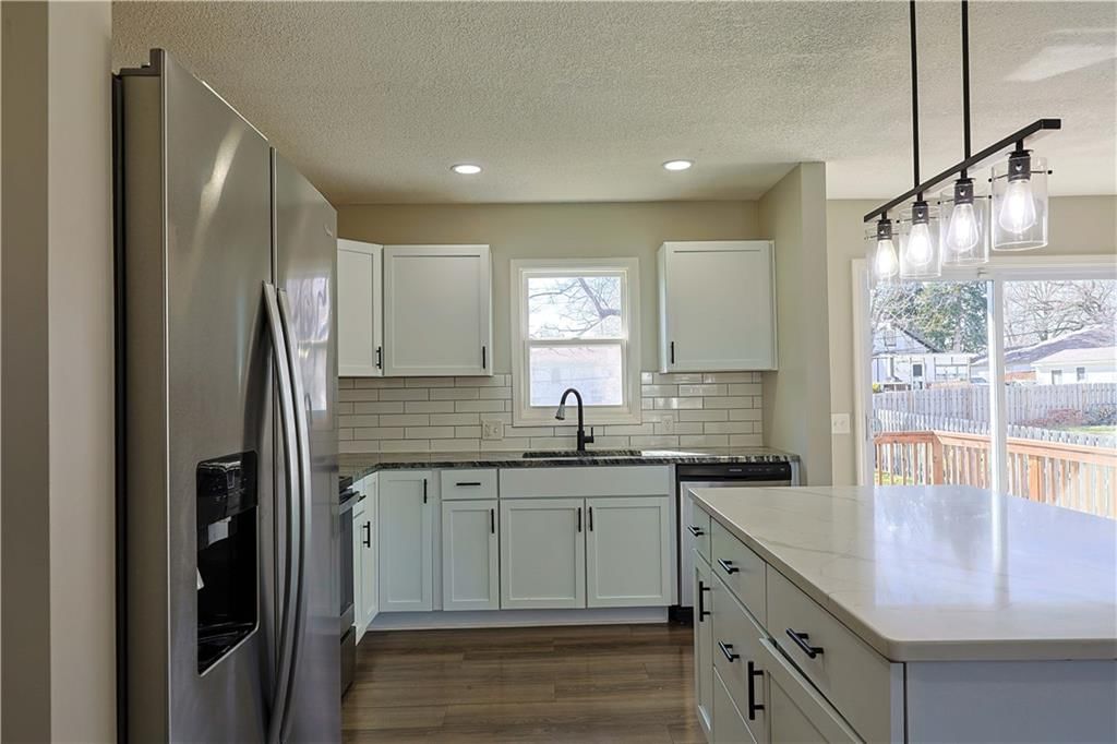 525 N Stevenson Street — photo 11