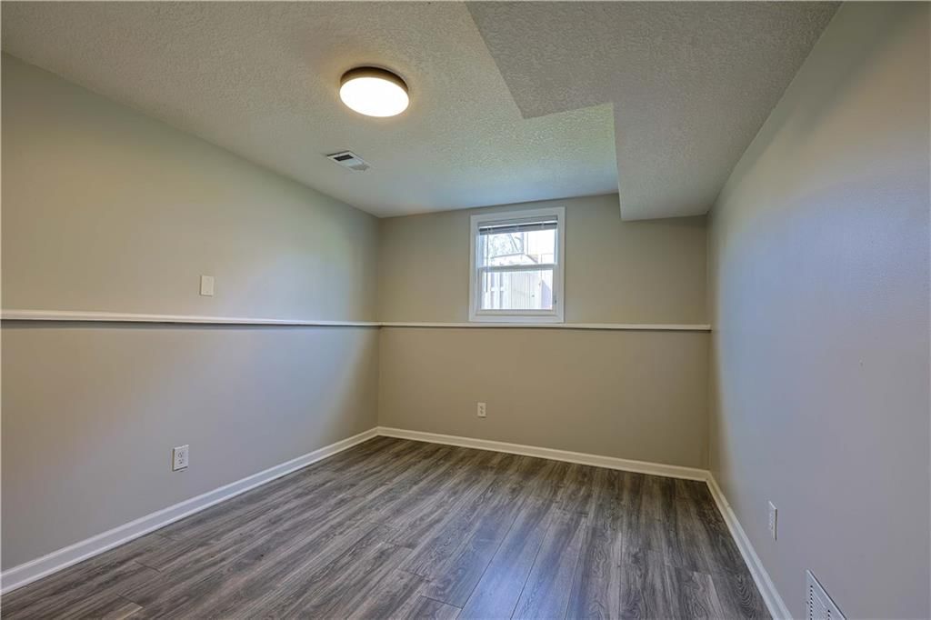 525 N Stevenson Street — photo 27