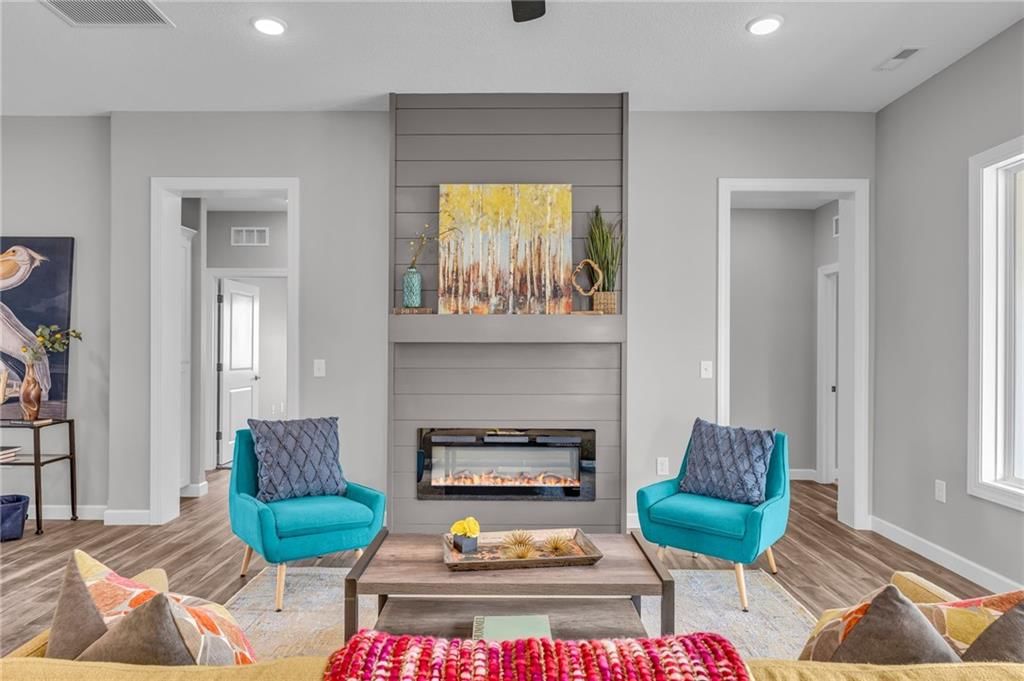 Photo 8 of 28 - 2628 E 26TH Court, Lawrence, KS 66046