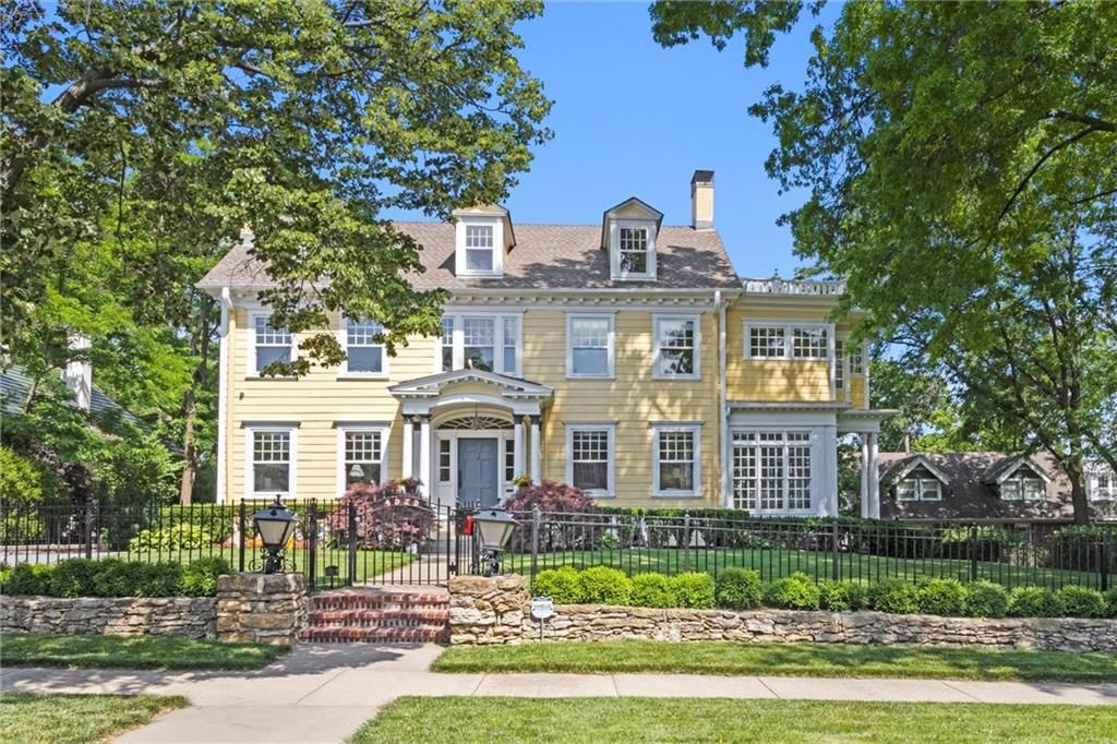 4525 Kenwood Avenue — photo 3
