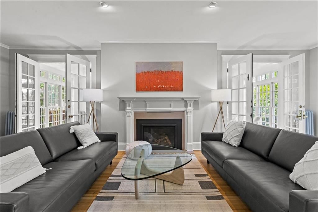 4525 Kenwood Avenue — photo 7