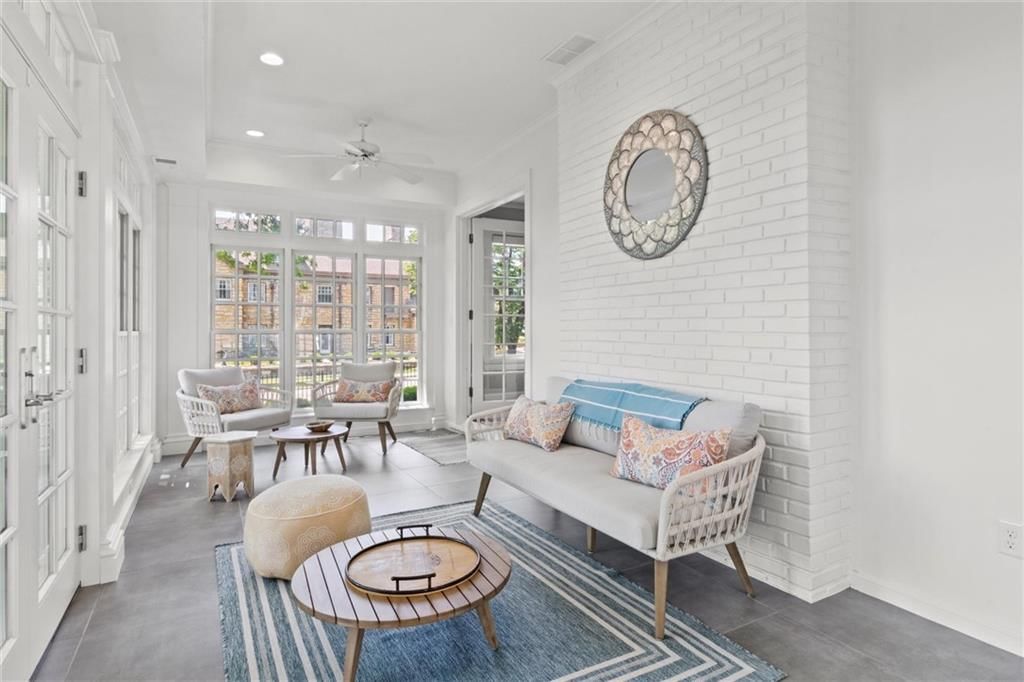 4525 Kenwood Avenue — photo 14