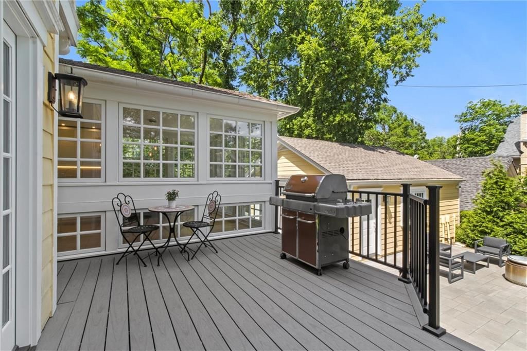 4525 Kenwood Avenue — photo 32