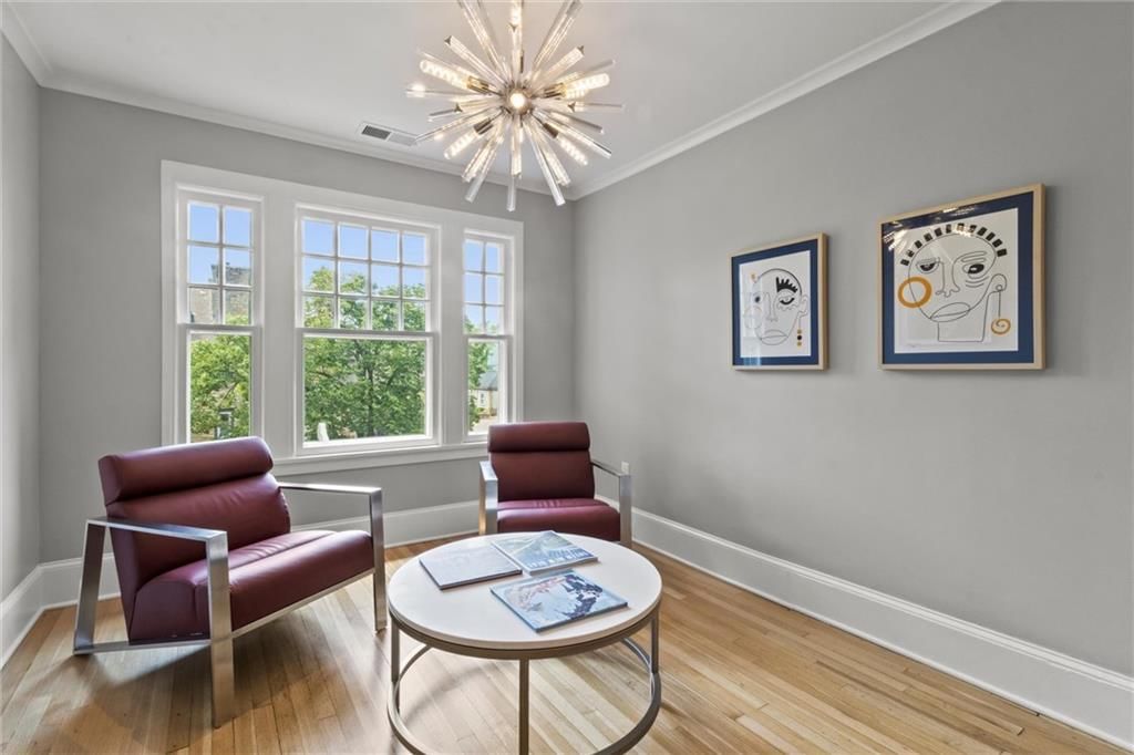 4525 Kenwood Avenue — photo 37