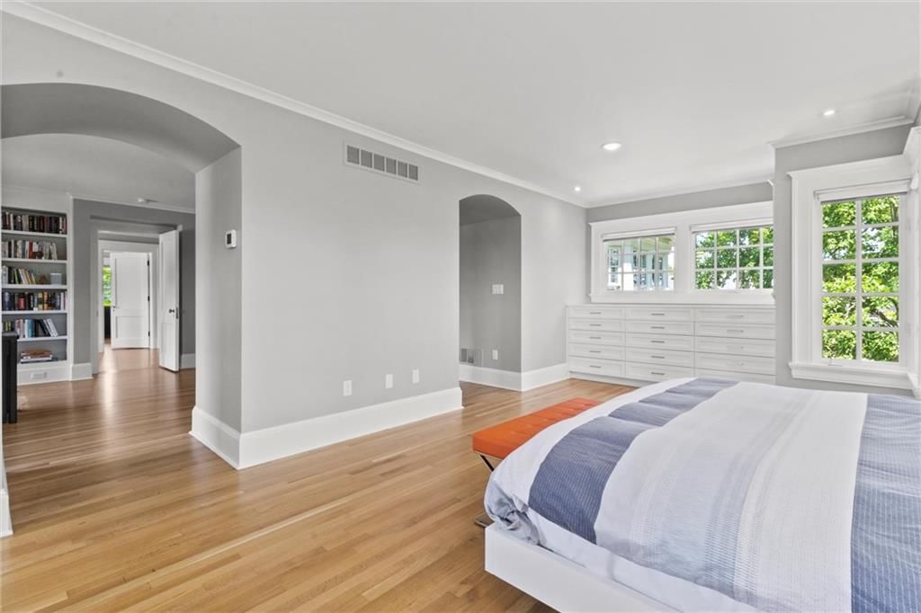 4525 Kenwood Avenue — photo 39