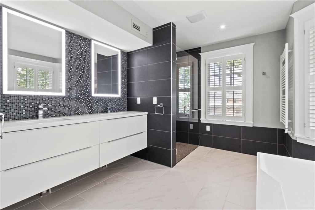4525 Kenwood Avenue — photo 42