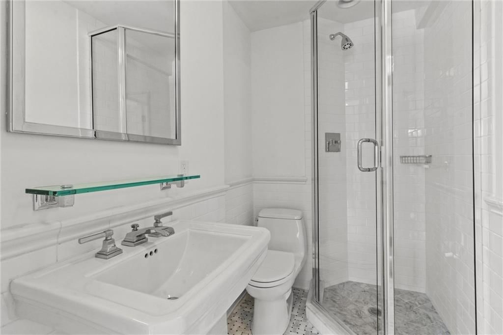 4525 Kenwood Avenue — photo 48