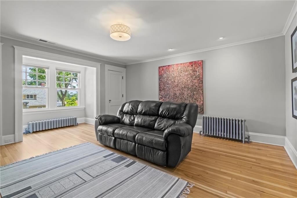 4525 Kenwood Avenue — photo 49