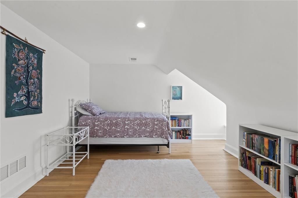 4525 Kenwood Avenue — photo 54