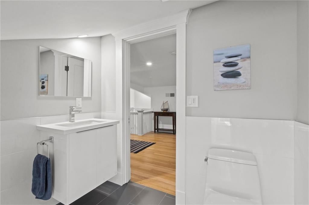 4525 Kenwood Avenue — photo 56