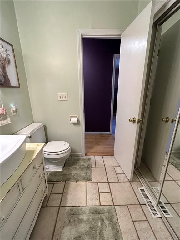 210 E 14th Street — photo 12