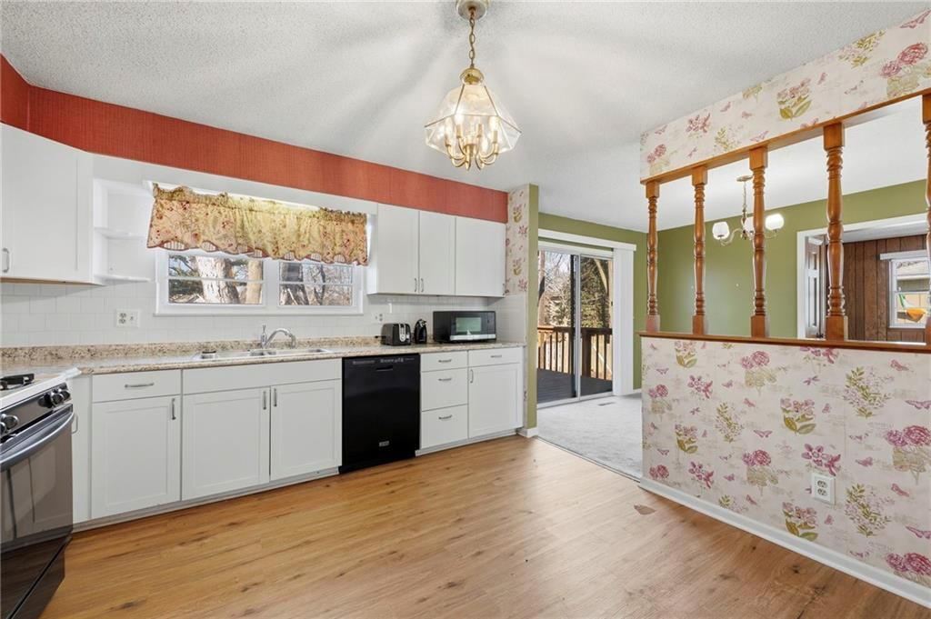 2724 Queen Ridge Drive — photo 14