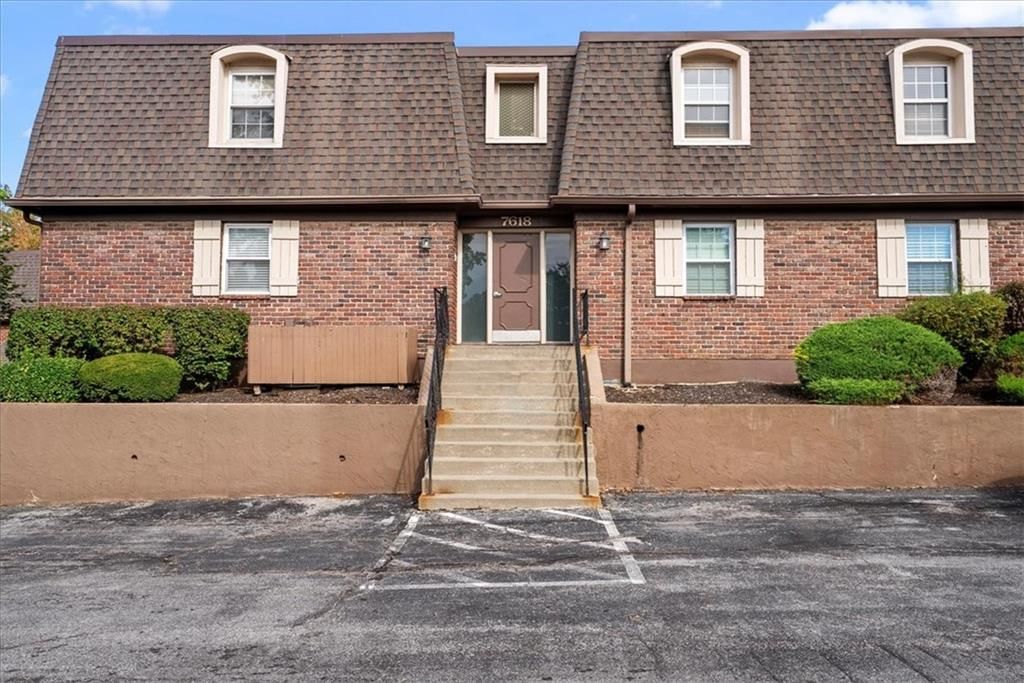 7618 W 59th Terrace, Overland Park, KS