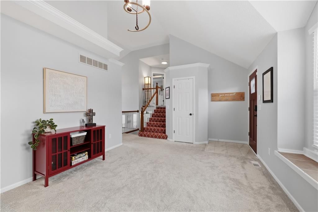 205 N Pacific Court — photo 4