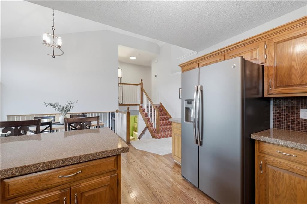 205 N Pacific Court — photo 9