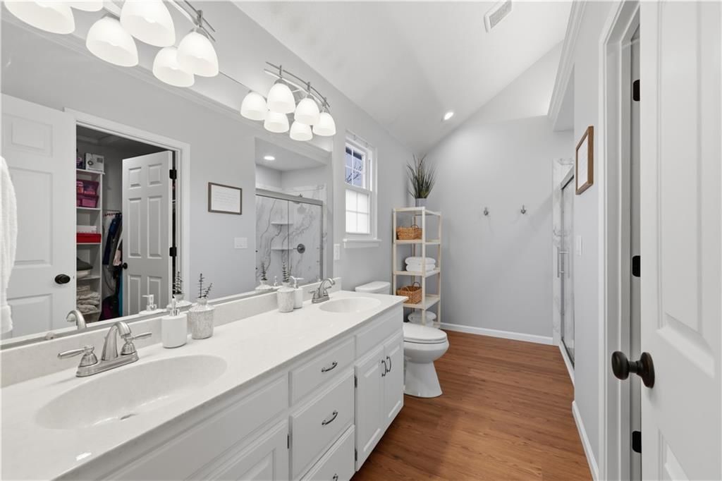 205 N Pacific Court — photo 13