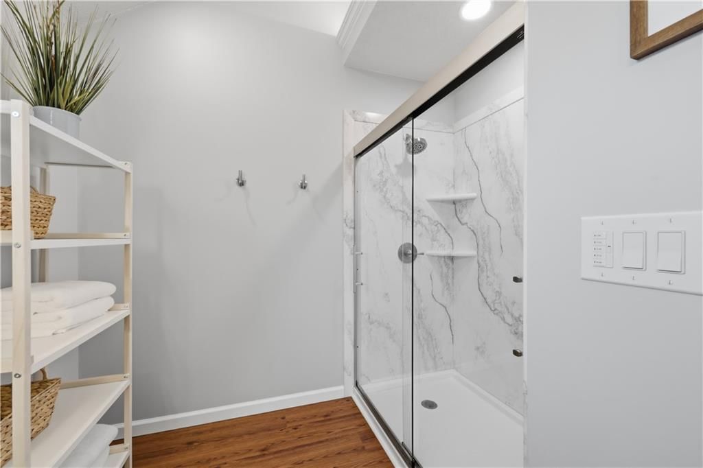 205 N Pacific Court — photo 14