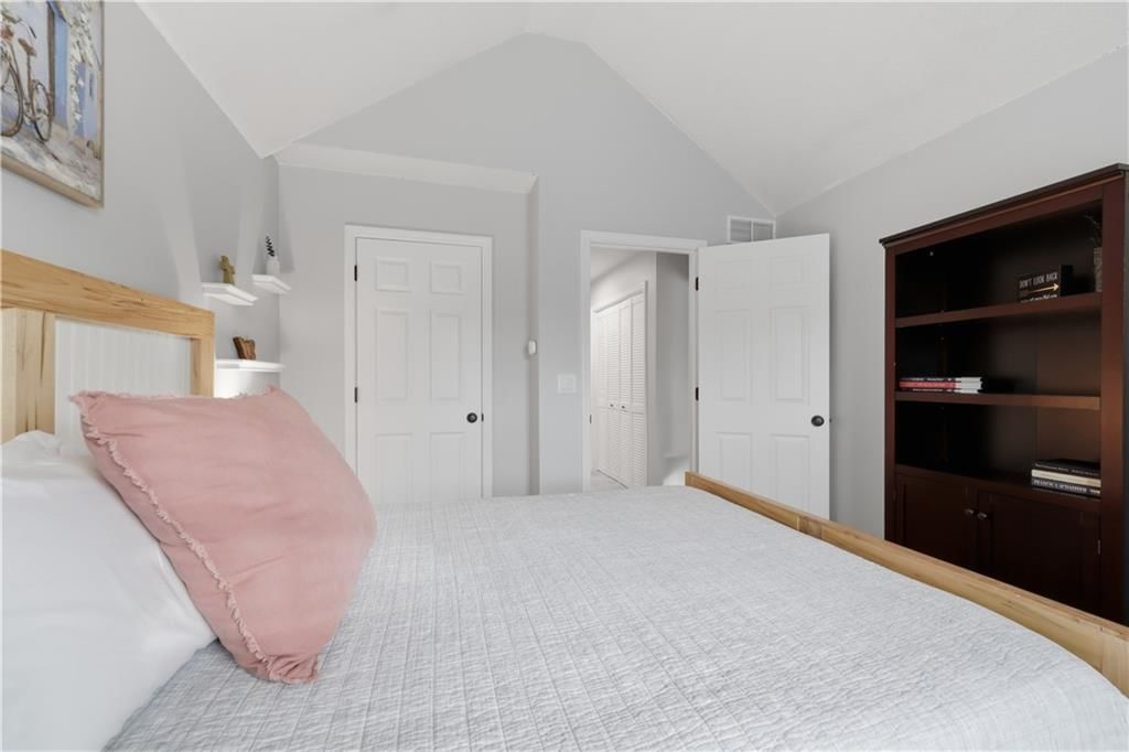 205 N Pacific Court — photo 19