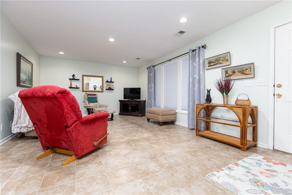 314 Lakeview Drive — photo 5