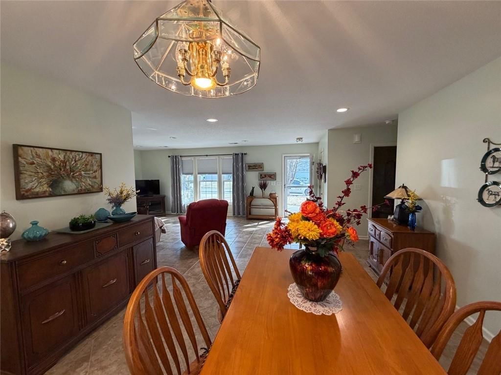 314 Lakeview Drive — photo 9