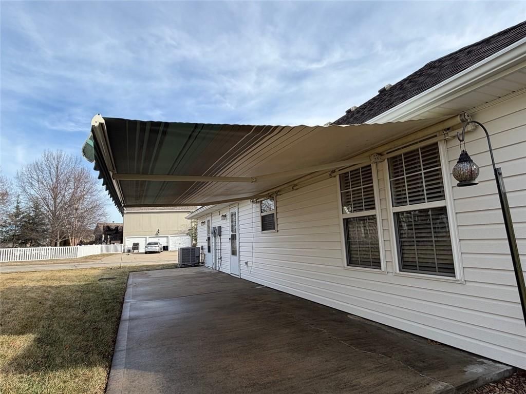 314 Lakeview Drive — photo 25