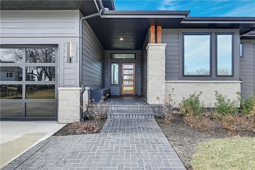 17036 Magnolia Street — photo 2