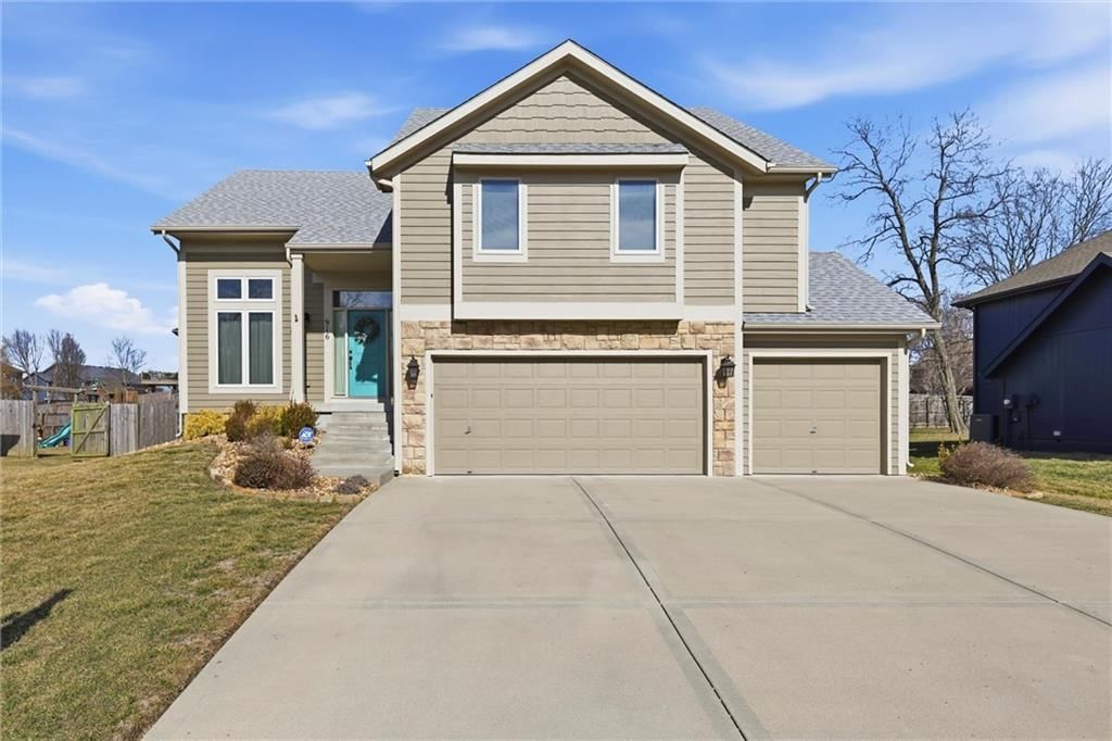 916 NW 110th Terrace, Kansas City, MO
