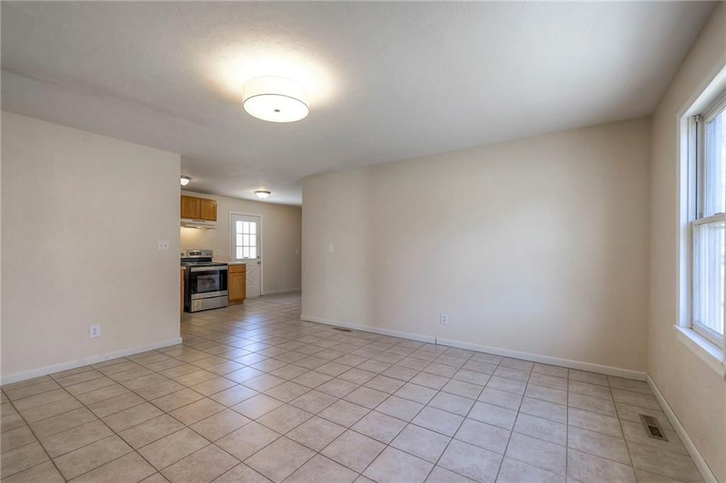 709 N Woodland Street — photo 4
