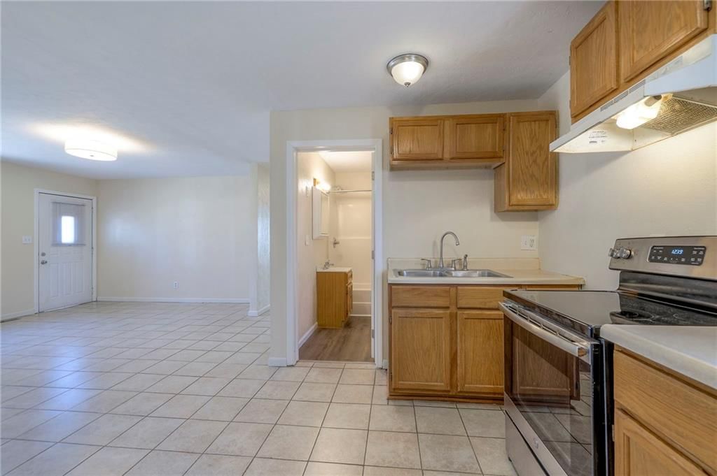 709 N Woodland Street — photo 7